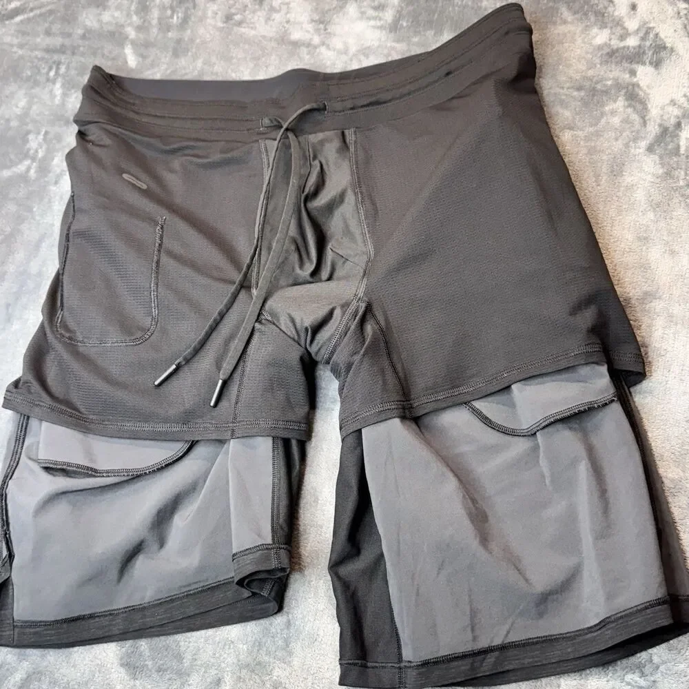 LULULEMON Men Sz L Shorts 9.5” Lined Charcoal Gray Black Yoga Sport Luxury 0227